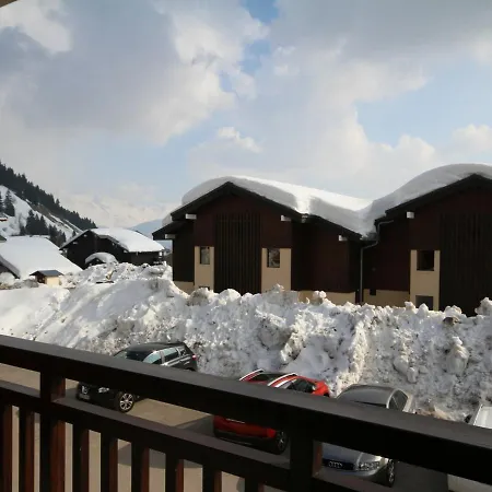 Apartment Charmant Studio Cabine Avec Balcon Et Garage A Hauteluce - Fr-1-293-139